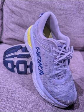 Hoka Vondi 7  Light Purple Size 9.5